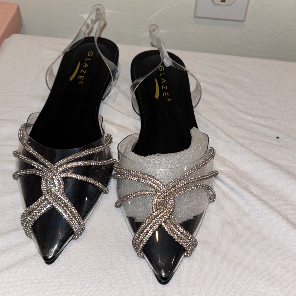 Glaze Women's Black and Silver flats